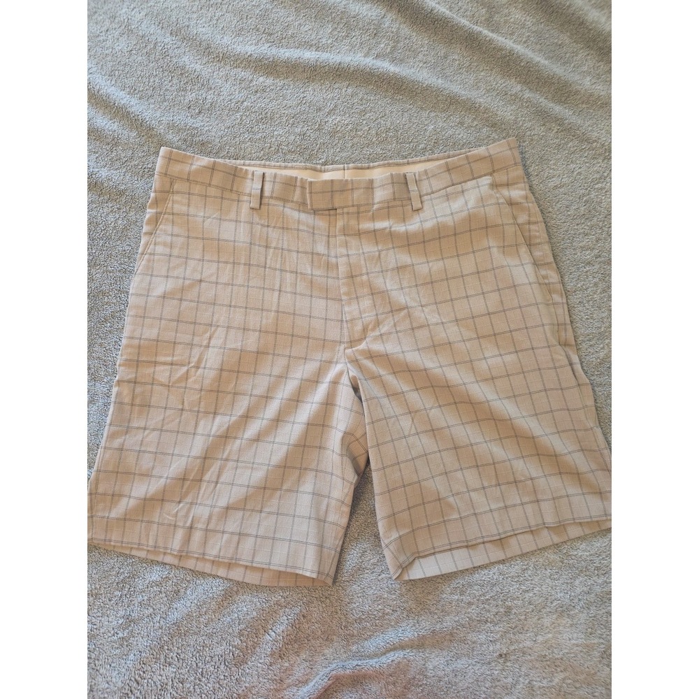 Tiger Woods Collection Tan Plaid Shorts Men's Size 40